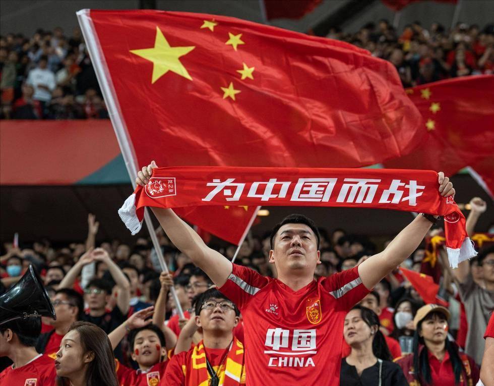 勇士两大败因显现，库里无奈难挽败局，巴特勒奋战苦撑，科尔坦言现实严峻