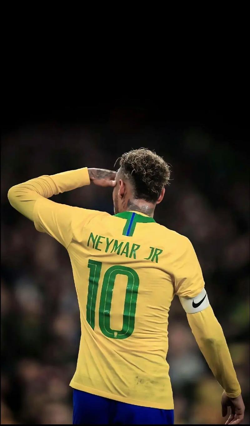 李晓旭首秀体能拉满，赛后累垮趴广告牌