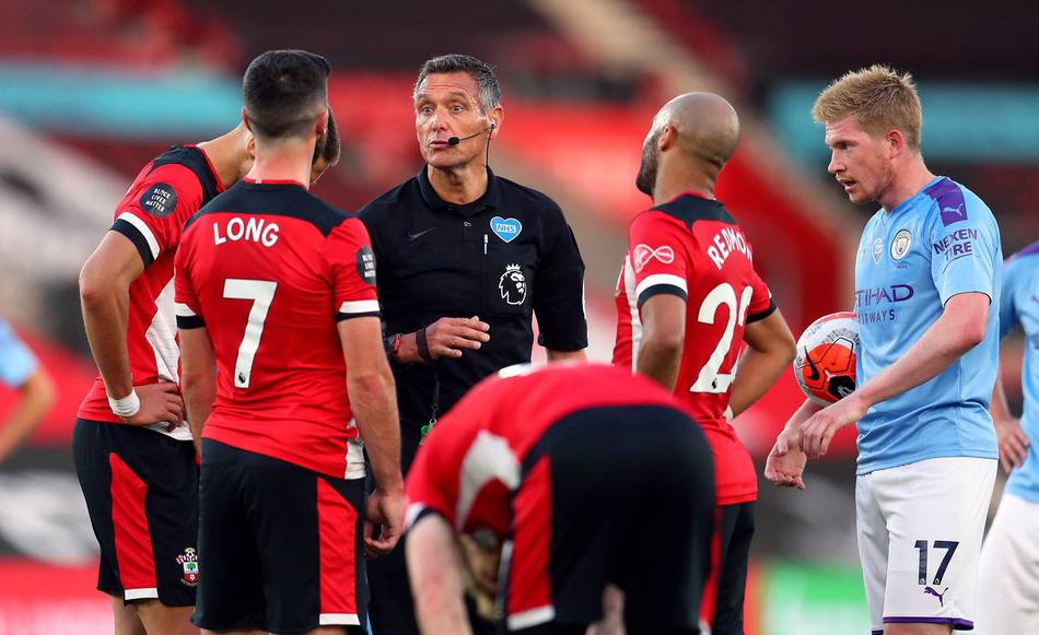 轰32+10+7！詹姆斯就是领袖，艾顿赛后摊牌了，东契奇也说出优点