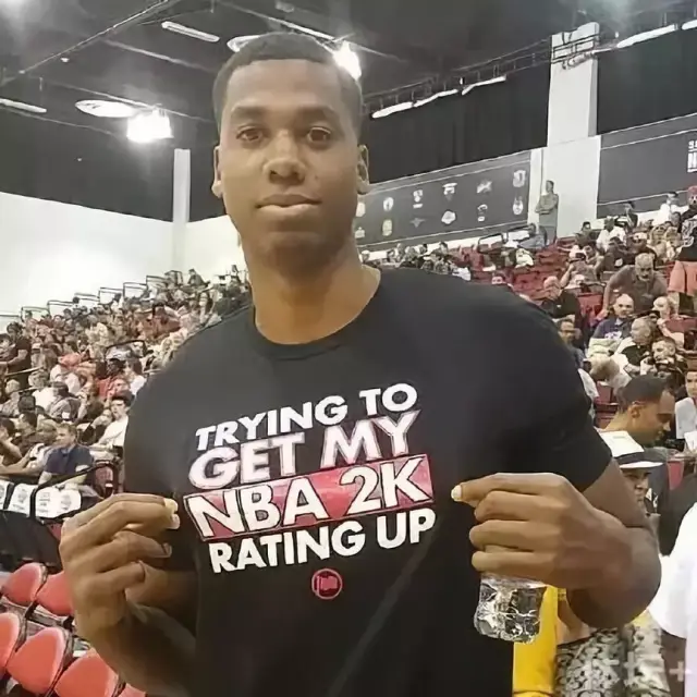 西甲首球+完美帽子戏法，皇马轰5球大胜，落后榜首巴萨4分