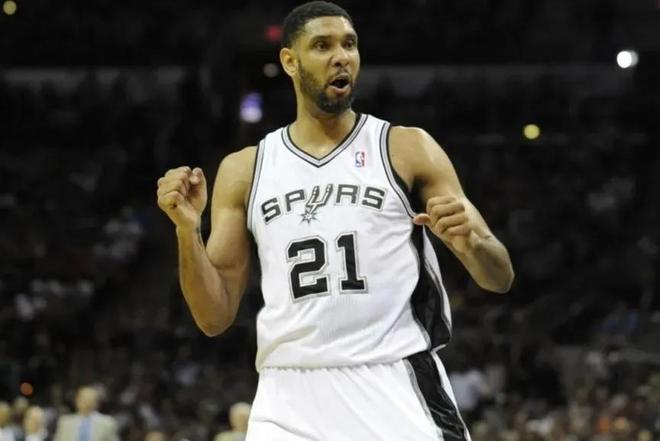 [国内足球]林良铭头球摆渡 法比奥单刀推射破门