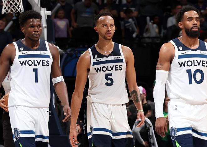 惊天反转！主裁赛后向埃格努道歉，黄牌原因竟是这？