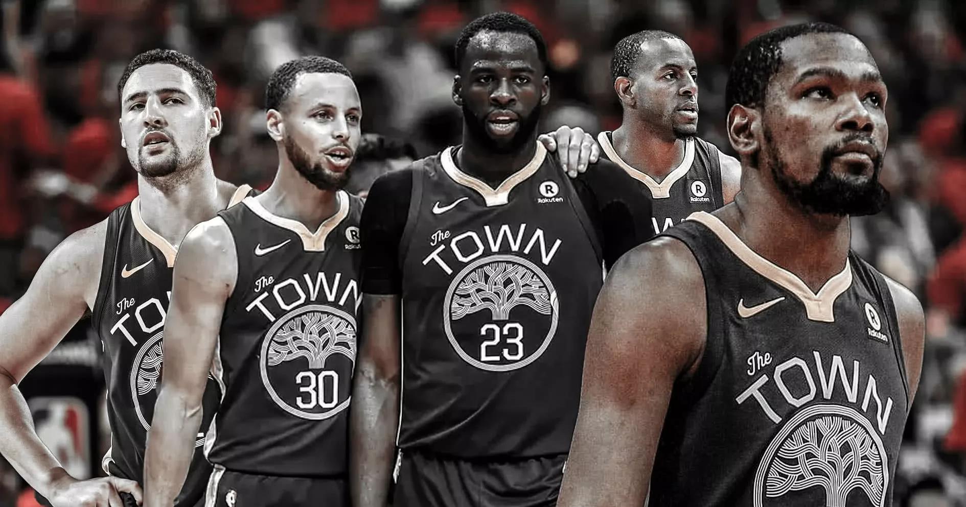 铃木一朗在 2013 年对阵老虎击出再见本垒打，助洋基锁定胜利